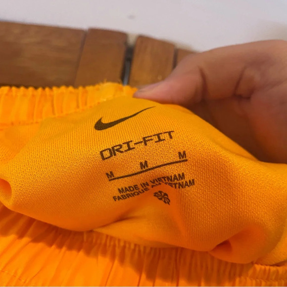 Nike Women’s Dri-Fit Lined Orange Tempo Athletic Shorts Sz M NWT - Picture 6 of 7